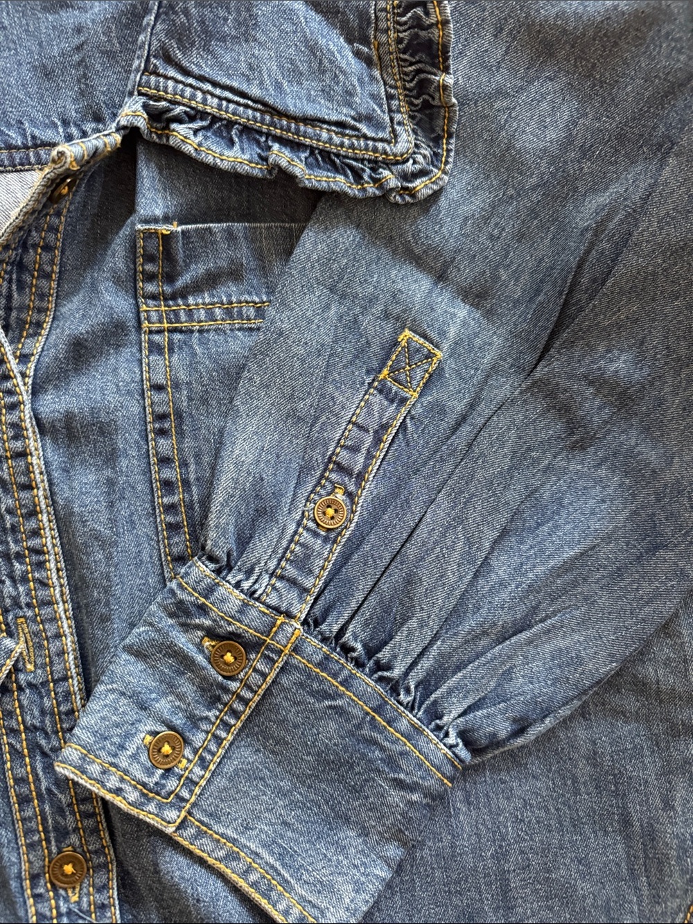 Pilcro small ( will fit sz 6-8), Blue Denim Women's shirt with ruffled collar - Picture 3 of 4